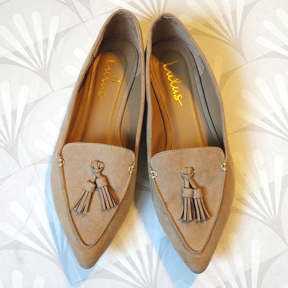 Lulus pointed toe tan flats